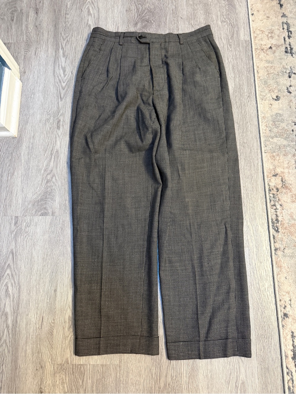 Vtg Bachrach 33x31 Charcoal Gray 100% Wool Pleated Cuffed Houndstooth Dress Pant